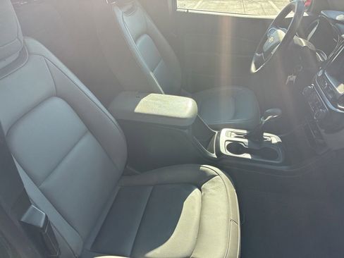 Used 2022 Chevrolet Colorado W/T w/ WT Convenience Package RWD image 10