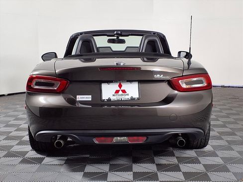 Used 2018 FIAT 124 Spider Classica w/ Technology Group image 6