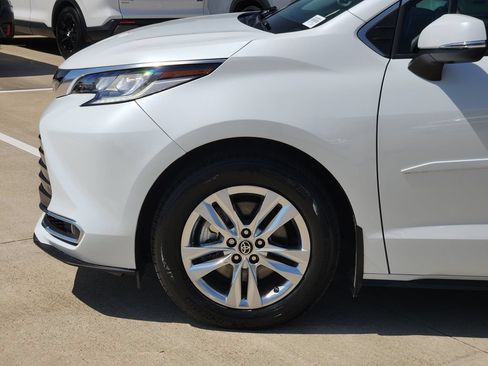 Used 2022 Toyota Sienna Limited AWD/4WD image 8