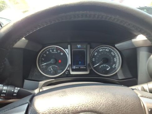 Used 2021 Toyota Tacoma Limited AWD/4WD image 20