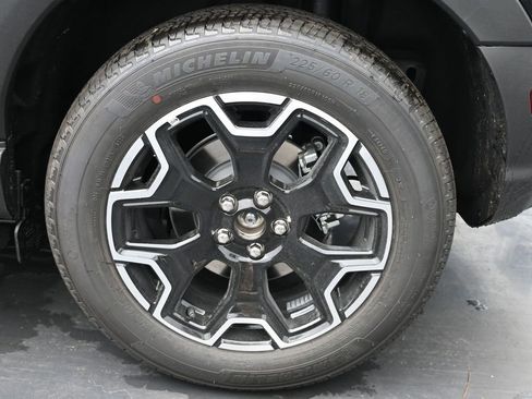 New 2025 Ford Bronco Sport Outer Banks w/ Outer Banks Tech Package+ AWD/4WD image 14