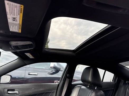 Used 2017 Dodge Charger SXT w/ Plus Group RWD image 5