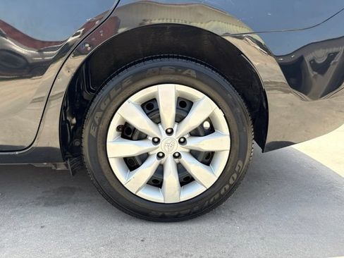 Used 2015 Toyota Corolla LE FWD image 9