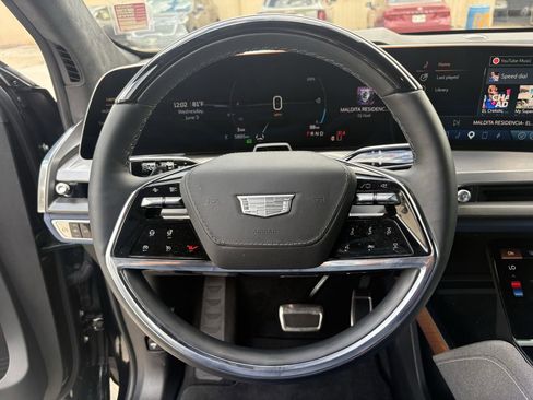Used 2026 Cadillac Vistiq Premium Luxury AWD/4WD image 15