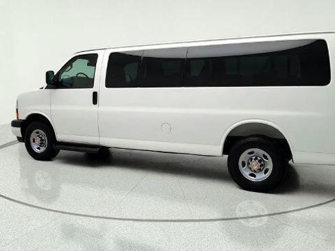 Used 2025 Chevrolet Express 3500 LT w/ LT Preferred Equipment Group RWD image 5
