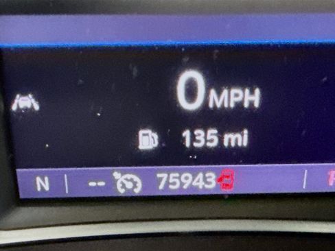 Used 2022 GMC Terrain SLT image 16