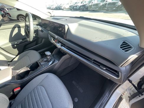 Certified 2025 Kia K4 EX image 29