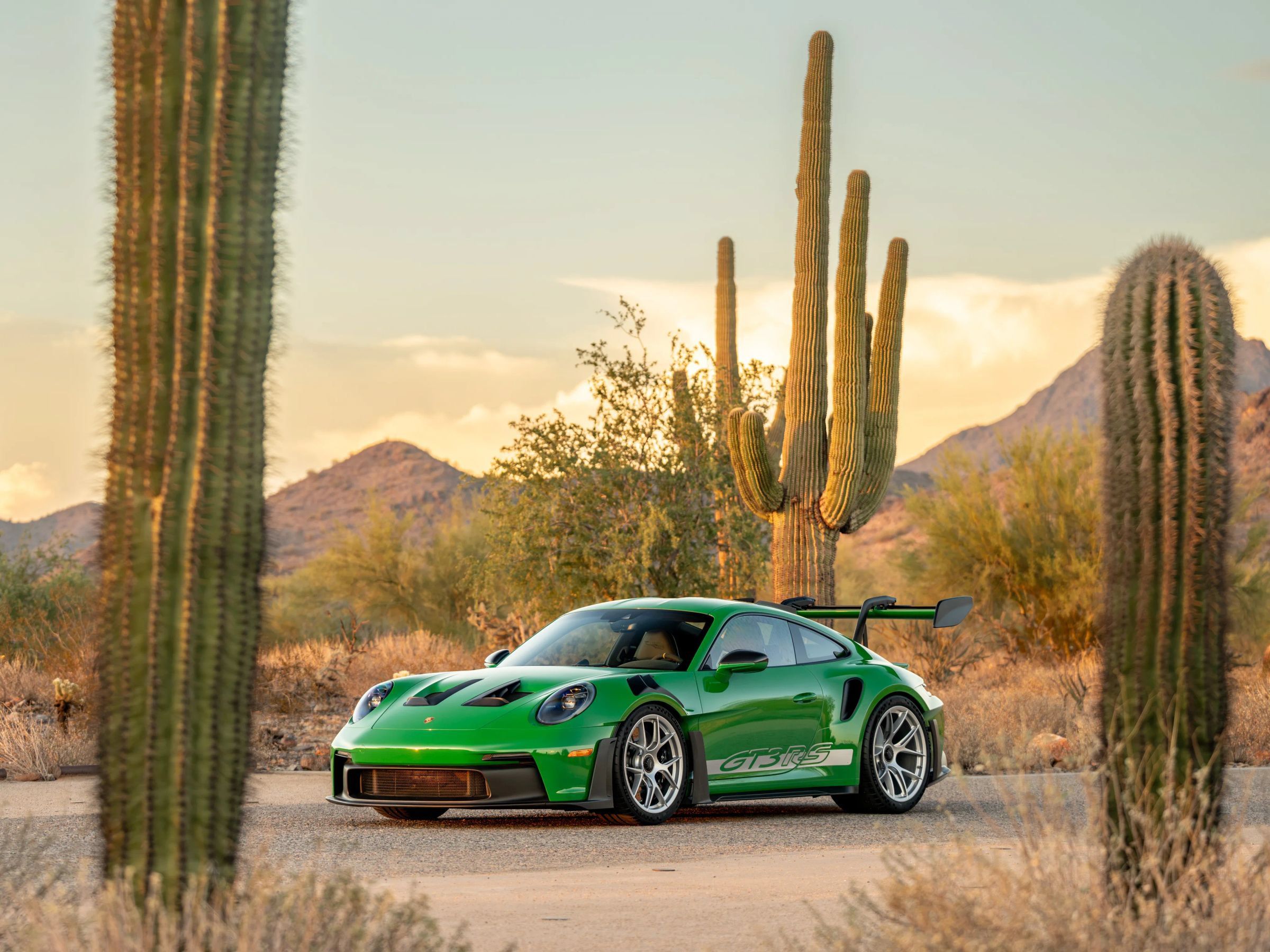 Used 2025 Porsche 911 GT3 RS RWD image 4