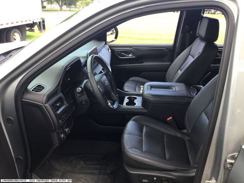 Used 2024 Chevrolet Tahoe RST w/ Luxury Package AWD/4WD image 8