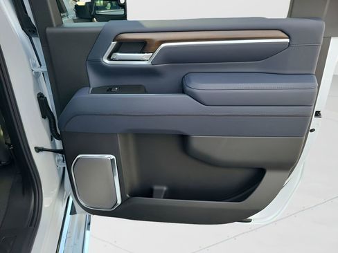 New 2026 Chevrolet Silverado 2500 High Country w/ High Country Premium Package AWD/4WD image 45