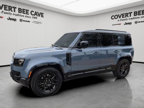 Used 2024 Land Rover Defender 110 X-Dynamic SE image 4