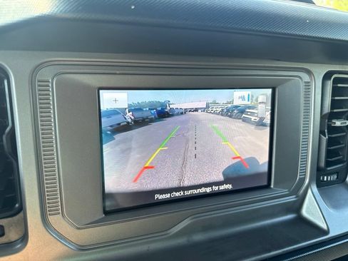Used 2022 Ford Bronco Outer Banks AWD/4WD image 17