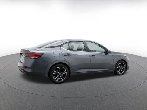 Used 2025 Nissan Sentra SV FWD image 9