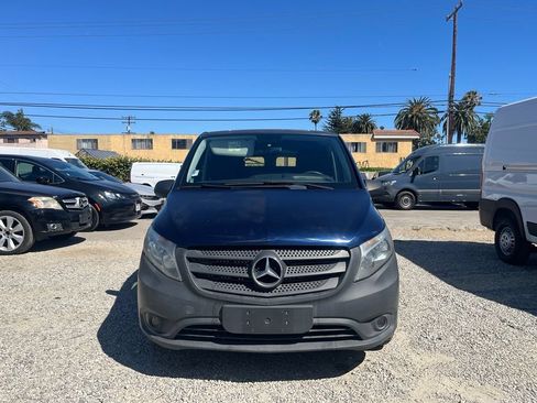 Used 2016 Mercedes-Benz Metris image 2