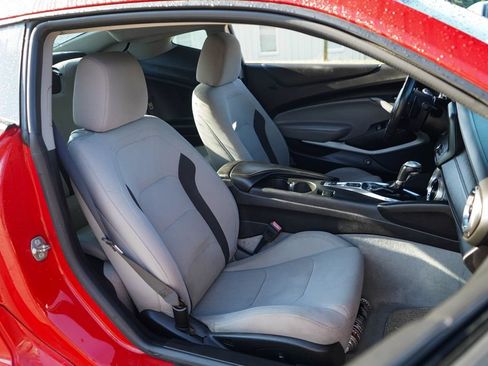 Used 2019 Chevrolet Camaro LT RWD image 13