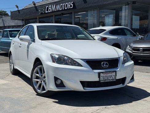 Used 2013 Lexus IS 250 w/ Premium Pkg Value Edition RWD image 2