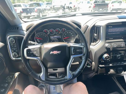 Used 2020 Chevrolet Silverado 1500 LT w/ Convenience Package AWD/4WD image 13