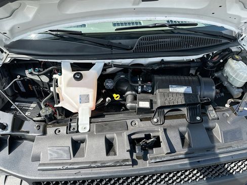 Used 2017 Chevrolet Express 3500 image 26