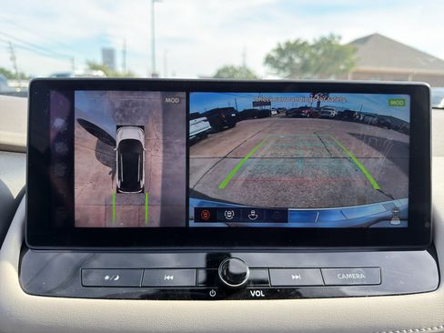 Used 2025 Nissan Rogue SL w/ Tech Package FWD image 20