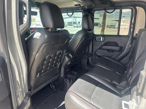 Certified 2023 Jeep Gladiator Rubicon AWD/4WD image 9