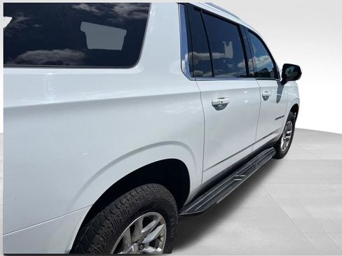 Used 2023 Chevrolet Suburban LT AWD/4WD image 3