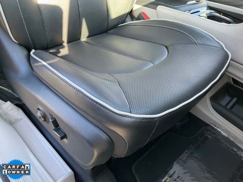 Used 2022 Chrysler Pacifica Limited w/ Uconnect Theater Family Group image 67