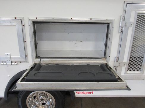 Used 2019 Ford E-450 and Econoline 450 Super Duty w/ Power Windows & Locks Group RWD image 29