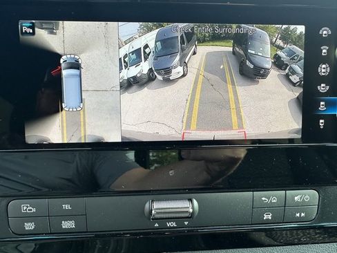 Used 2023 Mercedes-Benz Sprinter 2500 image 12