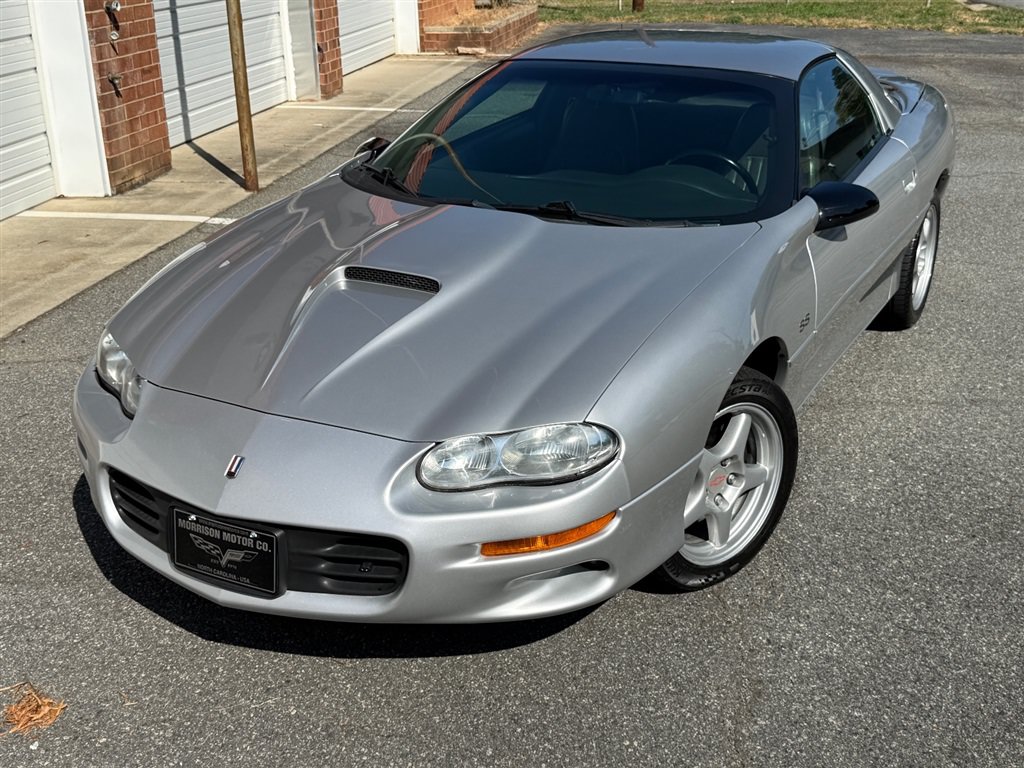 Used 1999 Chevrolet Camaro Z28 w/ SS Performance/Appearance Pkg RWD image 6