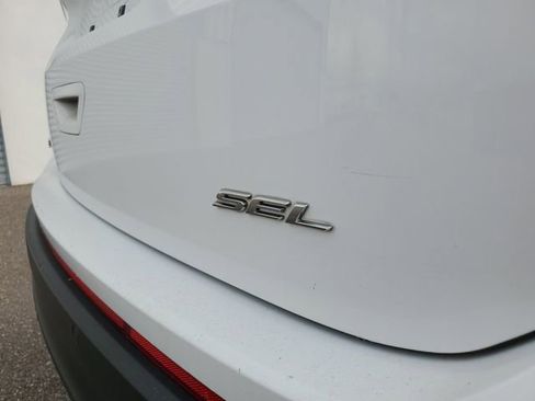 Used 2017 Ford Edge SEL w/ Equipment Group 201A image 8