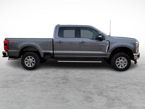 Used 2023 Ford F250 Lariat w/ FX4 Off-Road Package AWD/4WD image 12