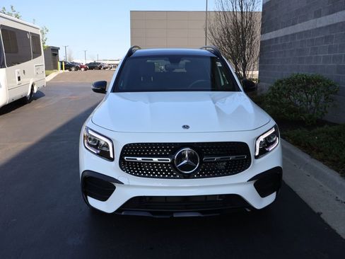 Used 2023 Mercedes-Benz GLB 250 4MATIC image 3