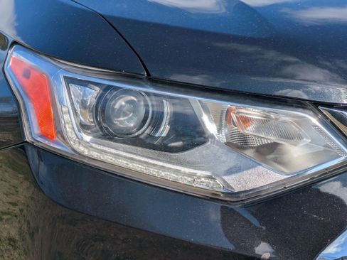 Used 2020 Chevrolet Traverse LT image 10