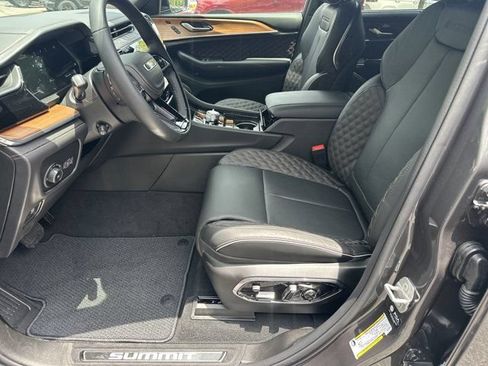 New 2026 Jeep Grand Cherokee L Summit AWD/4WD image 9