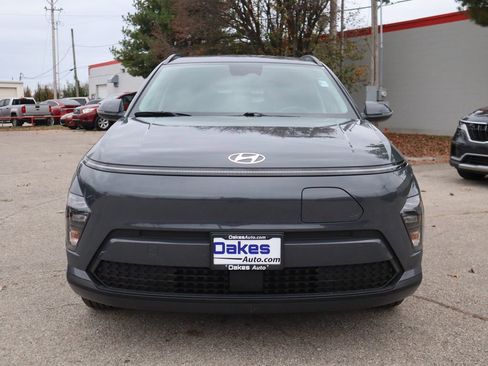 Used 2024 Hyundai Kona SEL image 3