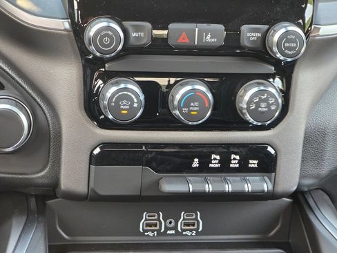 New 2026 RAM 1500 Express AWD/4WD image 30