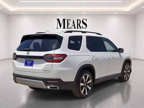 Used 2025 Honda Pilot Elite image 5
