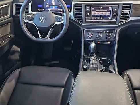 Used 2023 Volkswagen Atlas SE image 27