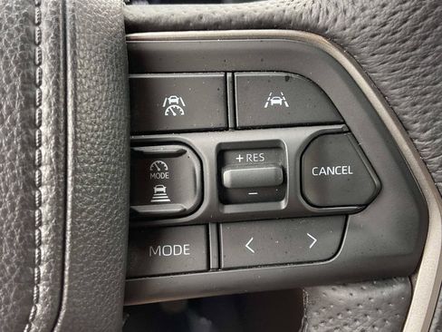 Used 2025 Toyota Tacoma TRD Off-Road AWD/4WD image 28