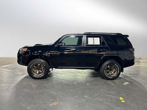 Used 2021 Toyota 4Runner TRD Off-Road Premium w/ Moonroof Package AWD/4WD image 6