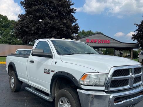 Used 2016 RAM 2500 Tradesman w/ Chrome Appearance Group AWD/4WD image 2