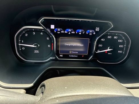 Used 2021 GMC Yukon SLT w/ SLT Premium Package AWD/4WD image 9