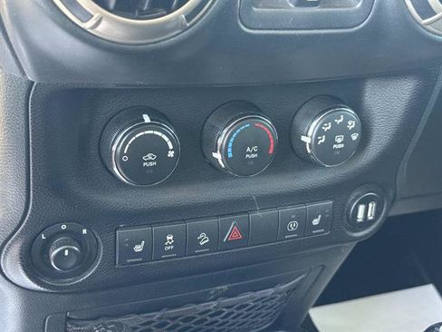 Used 2016 Jeep Wrangler Unlimited Sahara AWD/4WD image 16