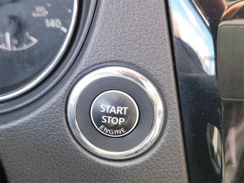 Certified 2022 Nissan Rogue Sport SV image 17