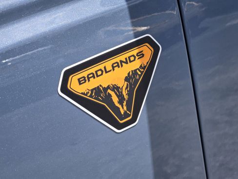 Used 2025 Ford Bronco Badlands AWD/4WD image 12