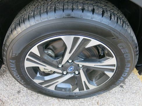 Used 2024 Subaru Crosstrek 2.0i Premium image 34