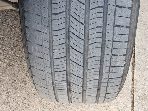 Used 2024 Jeep Grand Cherokee Altitude image 10