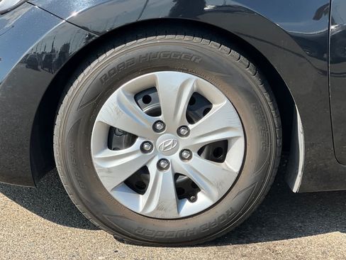 Used 2016 Hyundai Elantra SE FWD image 13
