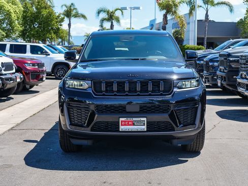 New 2026 Jeep Grand Cherokee L 4WD image 2