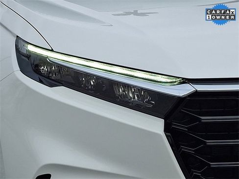 Used 2025 Honda CR-V EX image 13